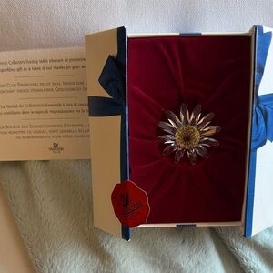 Swarovski Crystal Yellow Flower, Membership piece